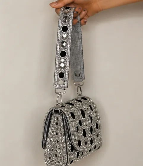 look4_side_bag.webp