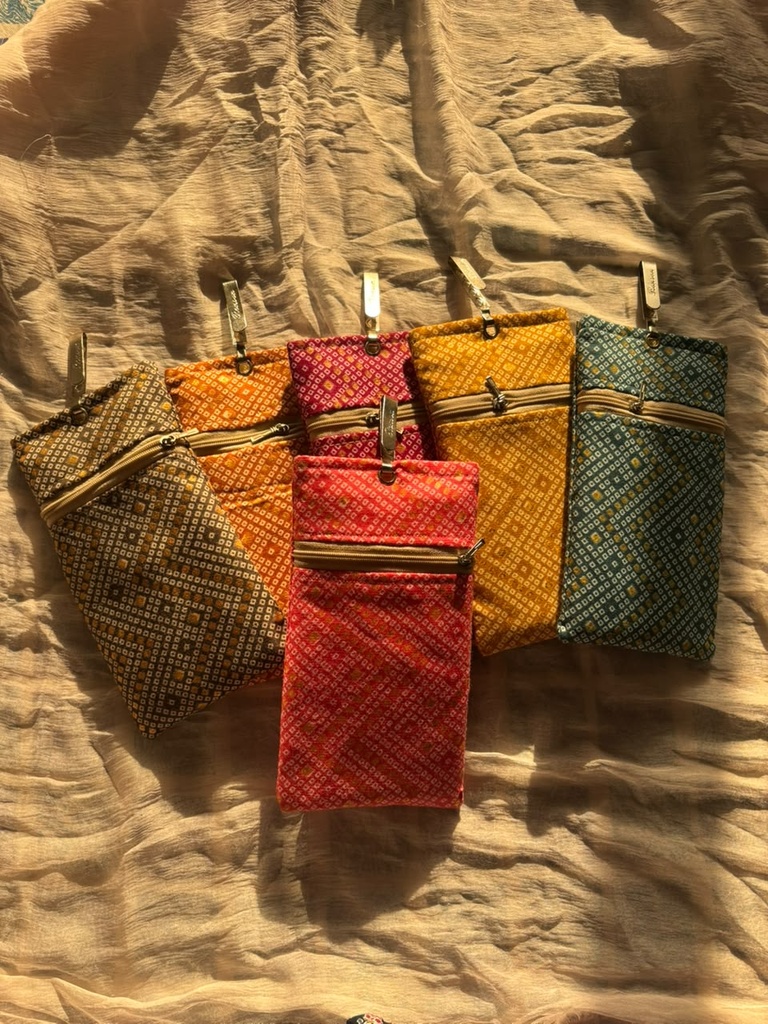 BANDHANI MOBILE BAG